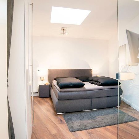 White Lofty Und White Studio Dusseldorf Exterior photo