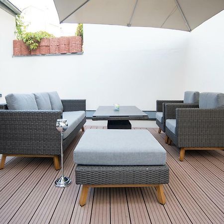 White Lofty Und White Studio Dusseldorf Exterior photo