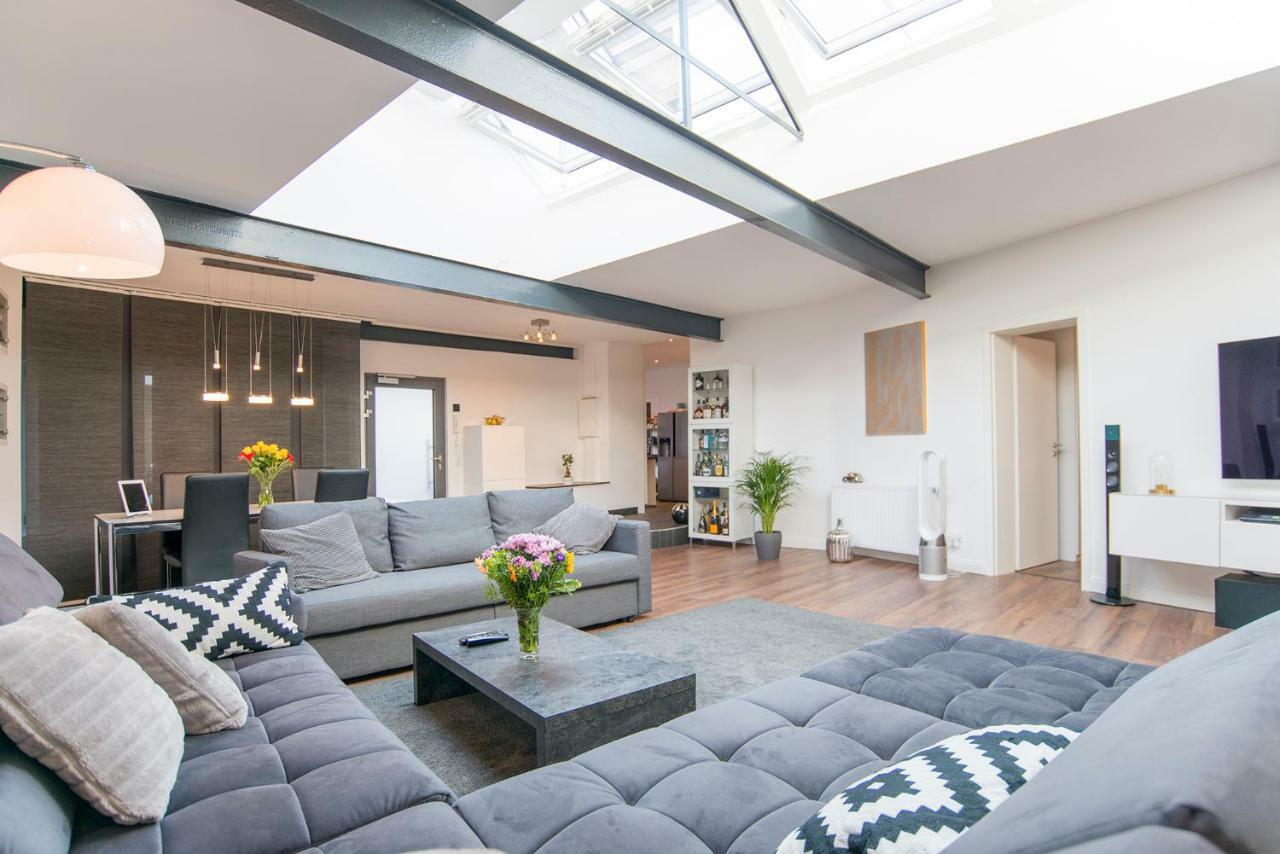 White Lofty Und White Studio Dusseldorf Exterior photo