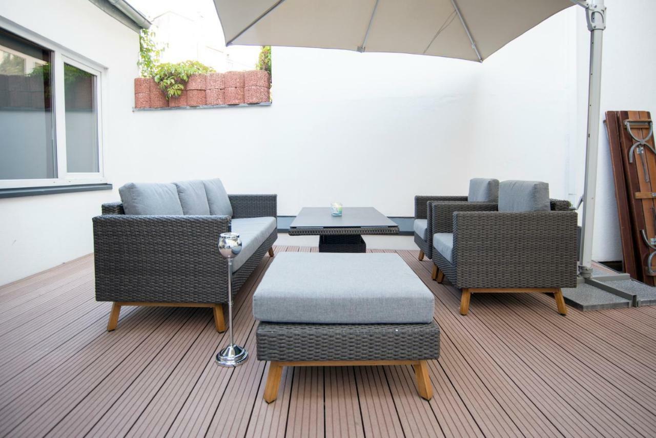 White Lofty Und White Studio Dusseldorf Exterior photo